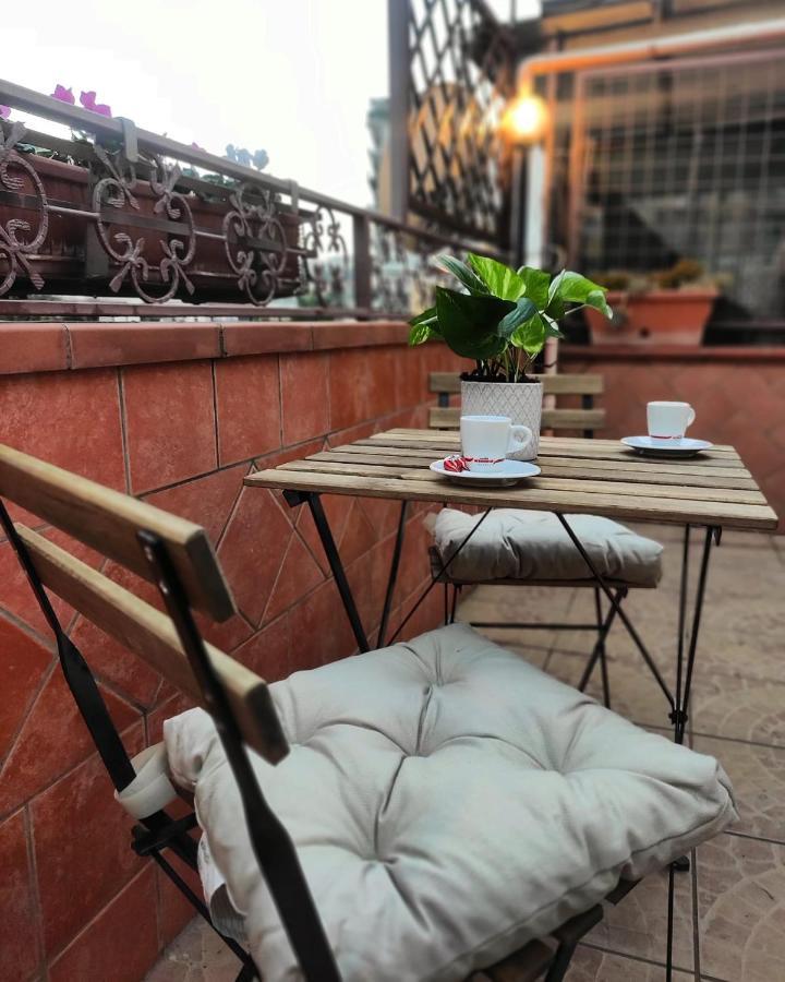 Appartement “Donna Carmela” à Naples Extérieur photo